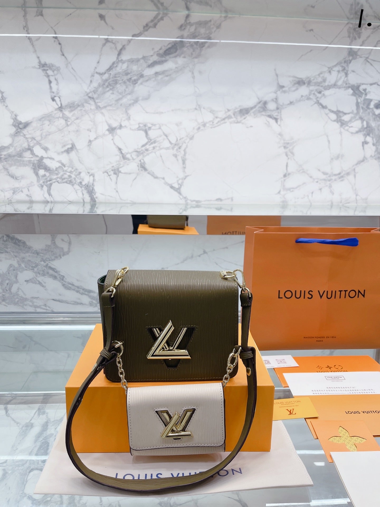 LV-BAG594