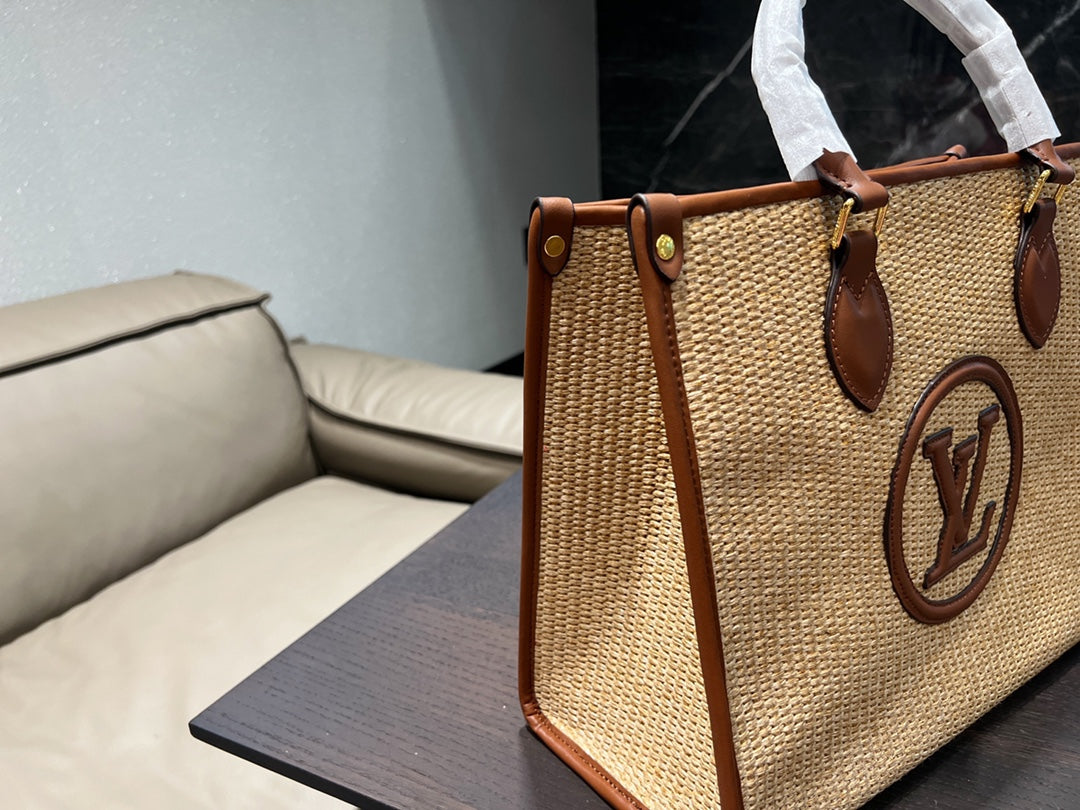 LV-BAG599