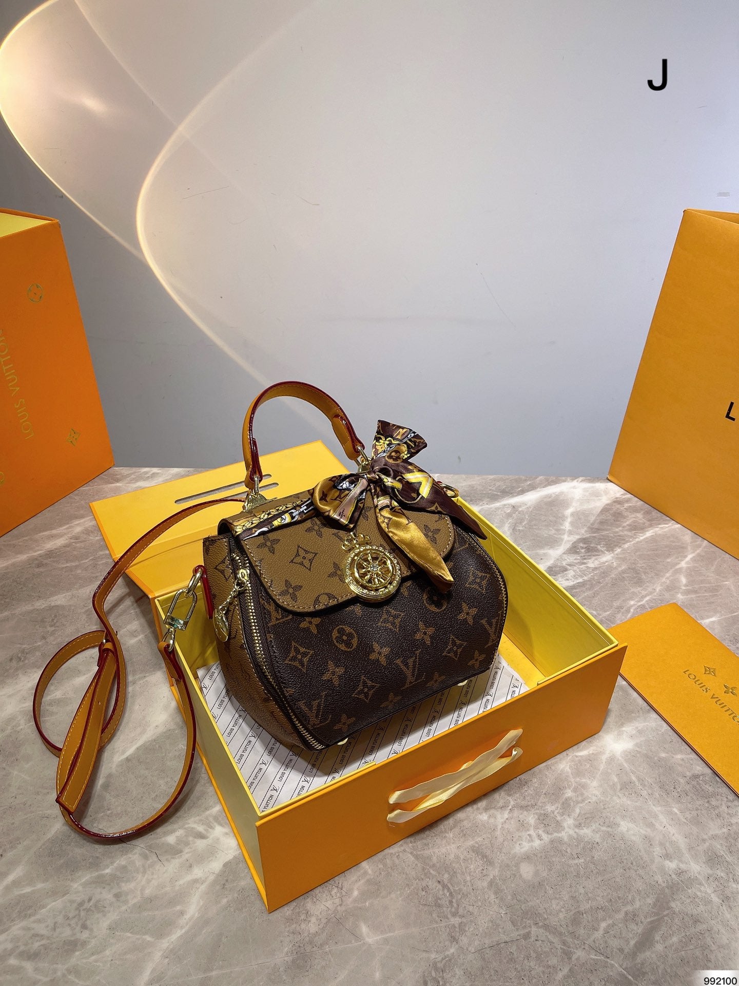 LV-BAG618