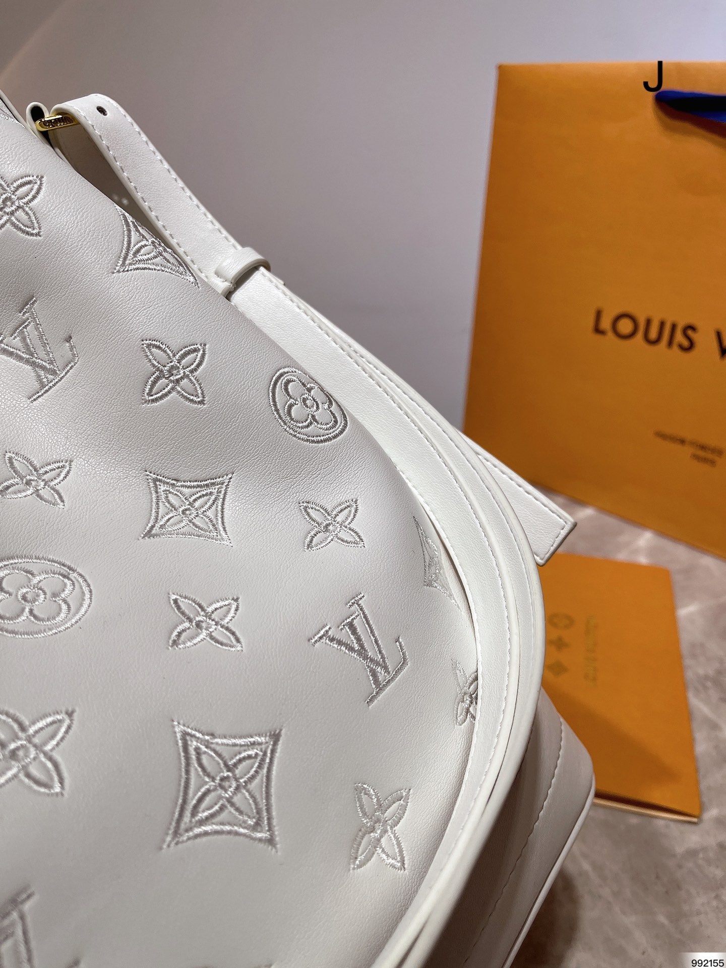 LV-BAG616