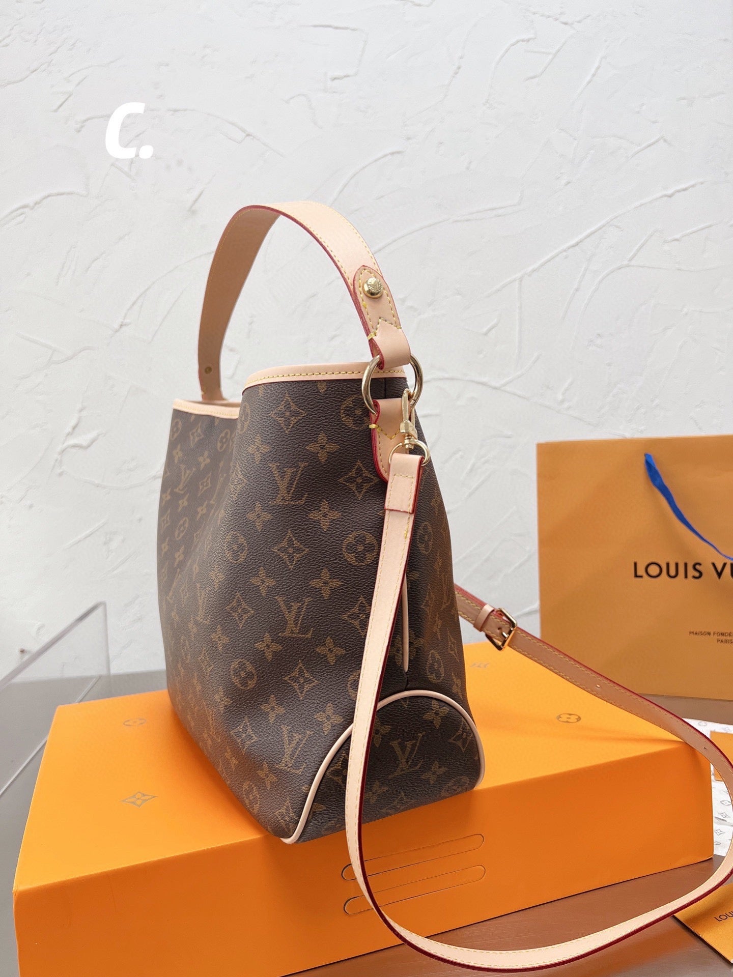 LV-BAG688