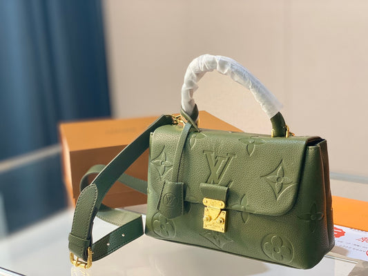 LV-BAG623
