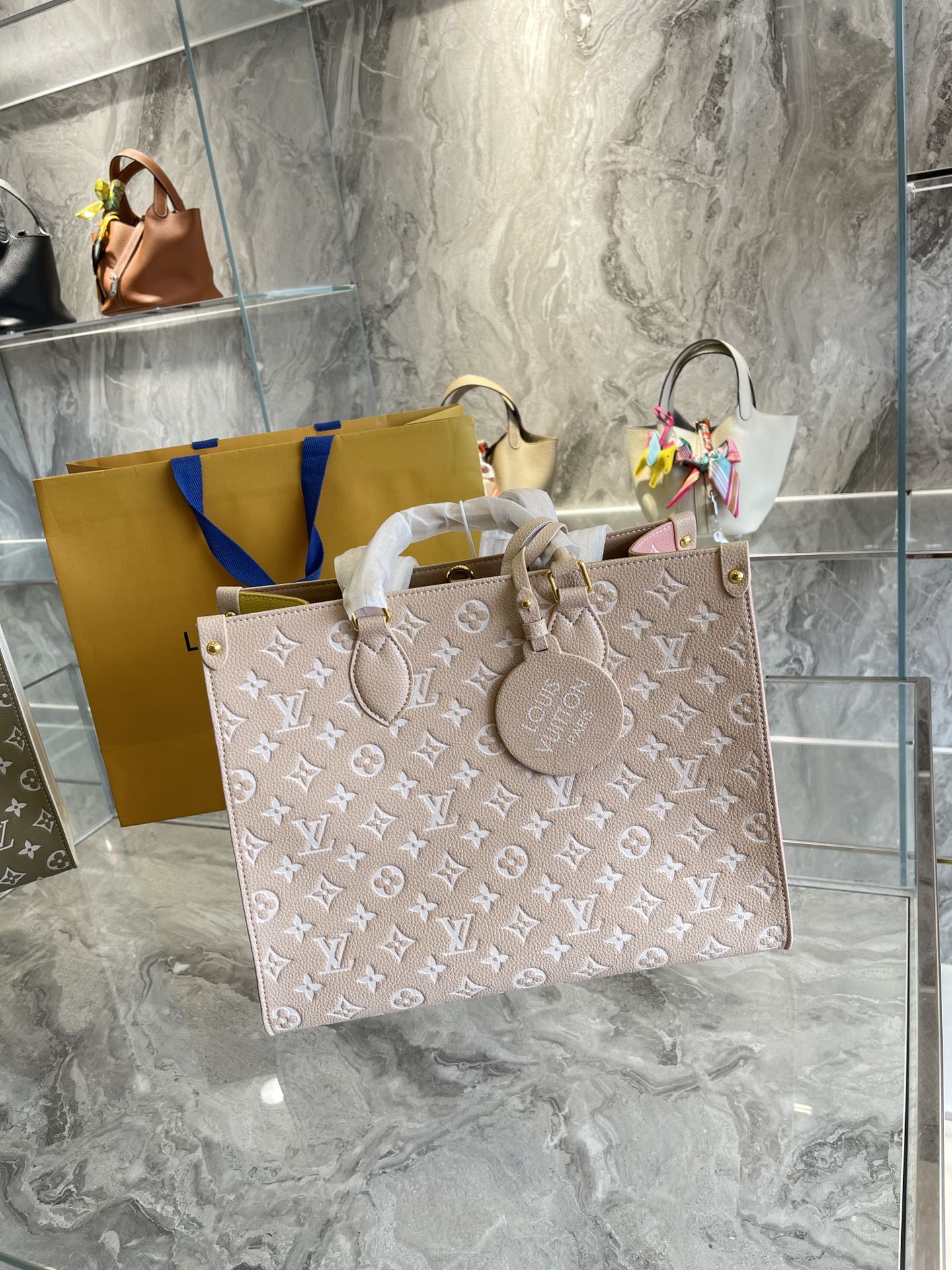 LV-BAG714