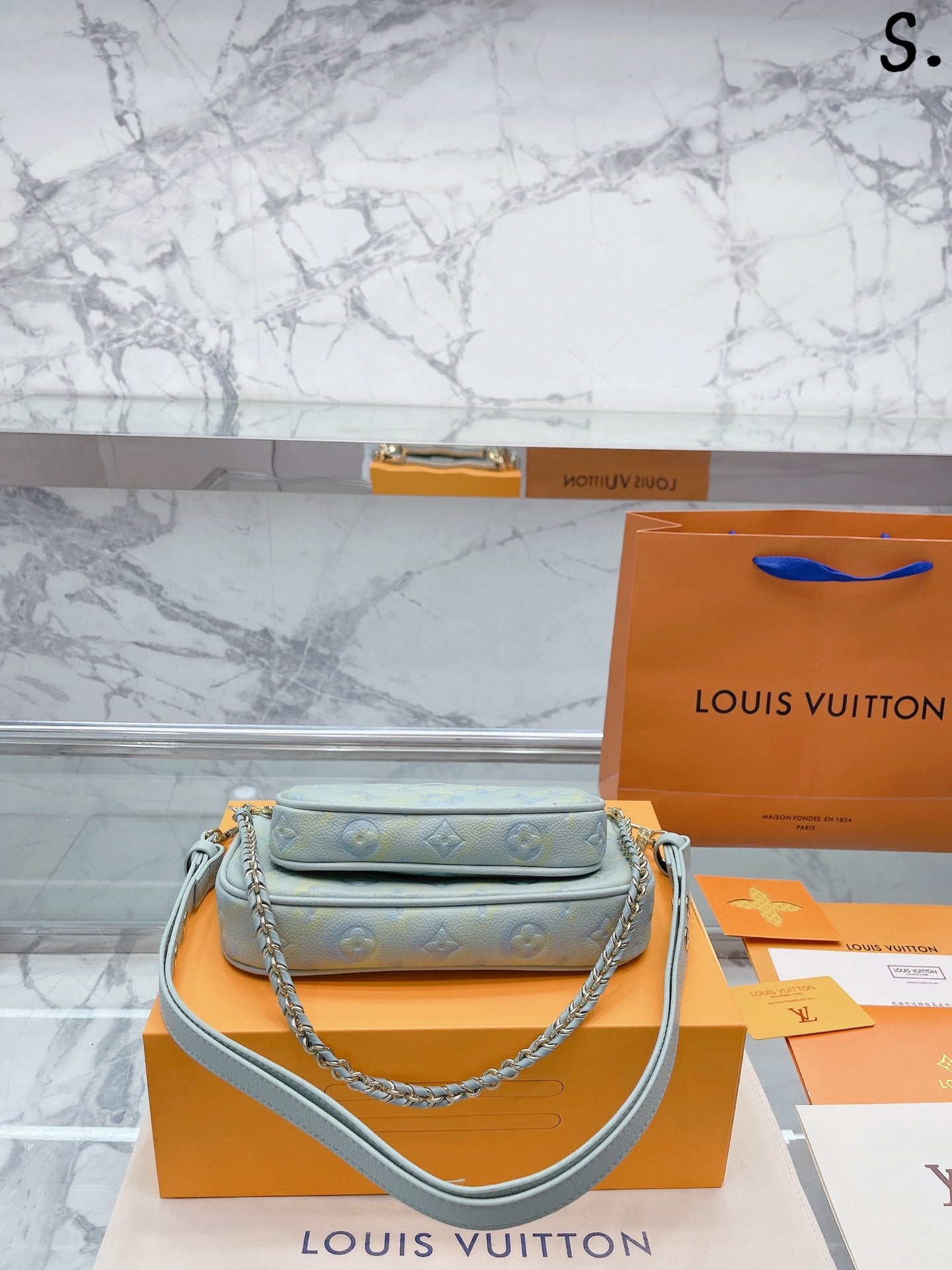 LV-BAG725