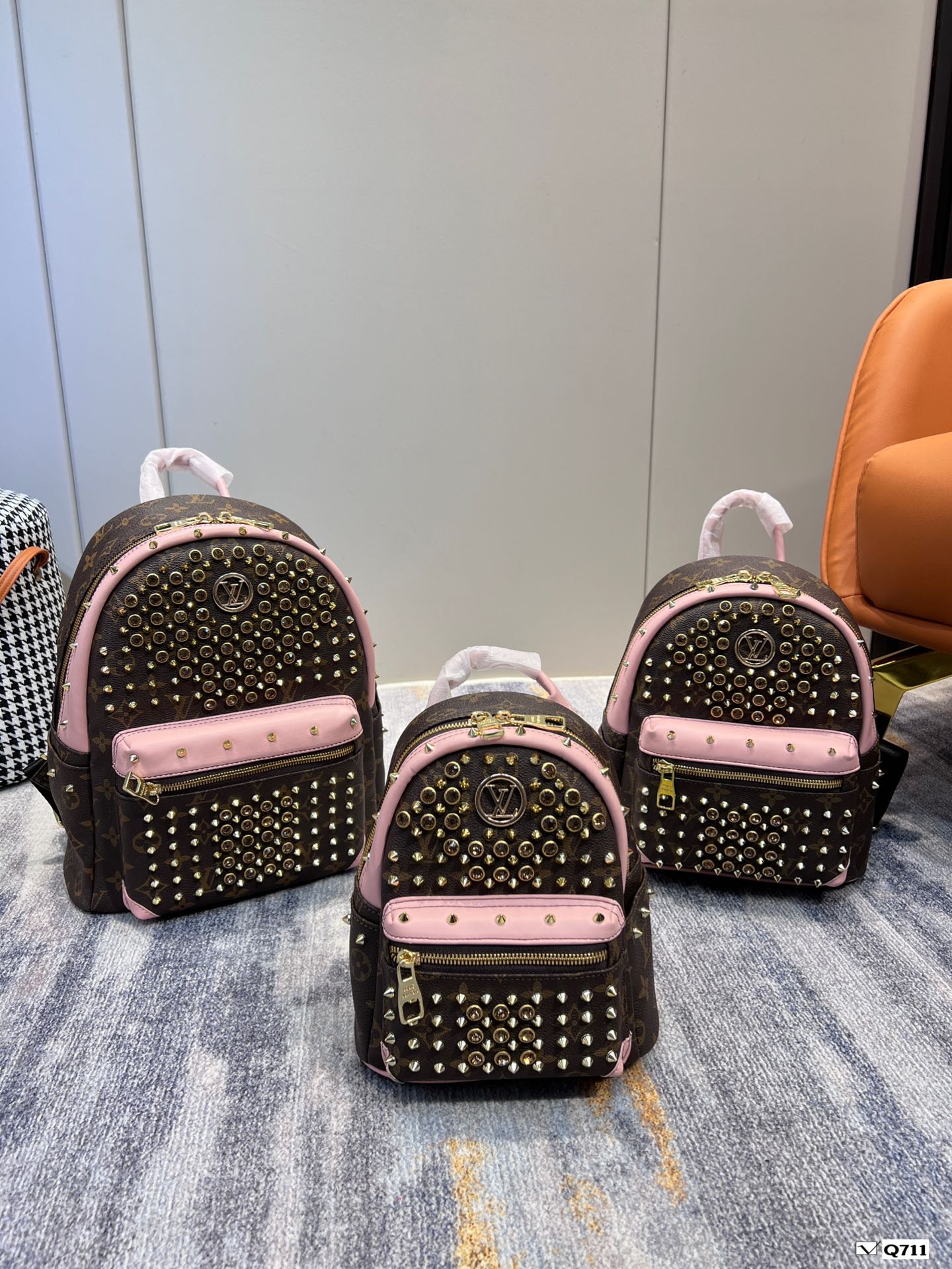 LV-BAG715