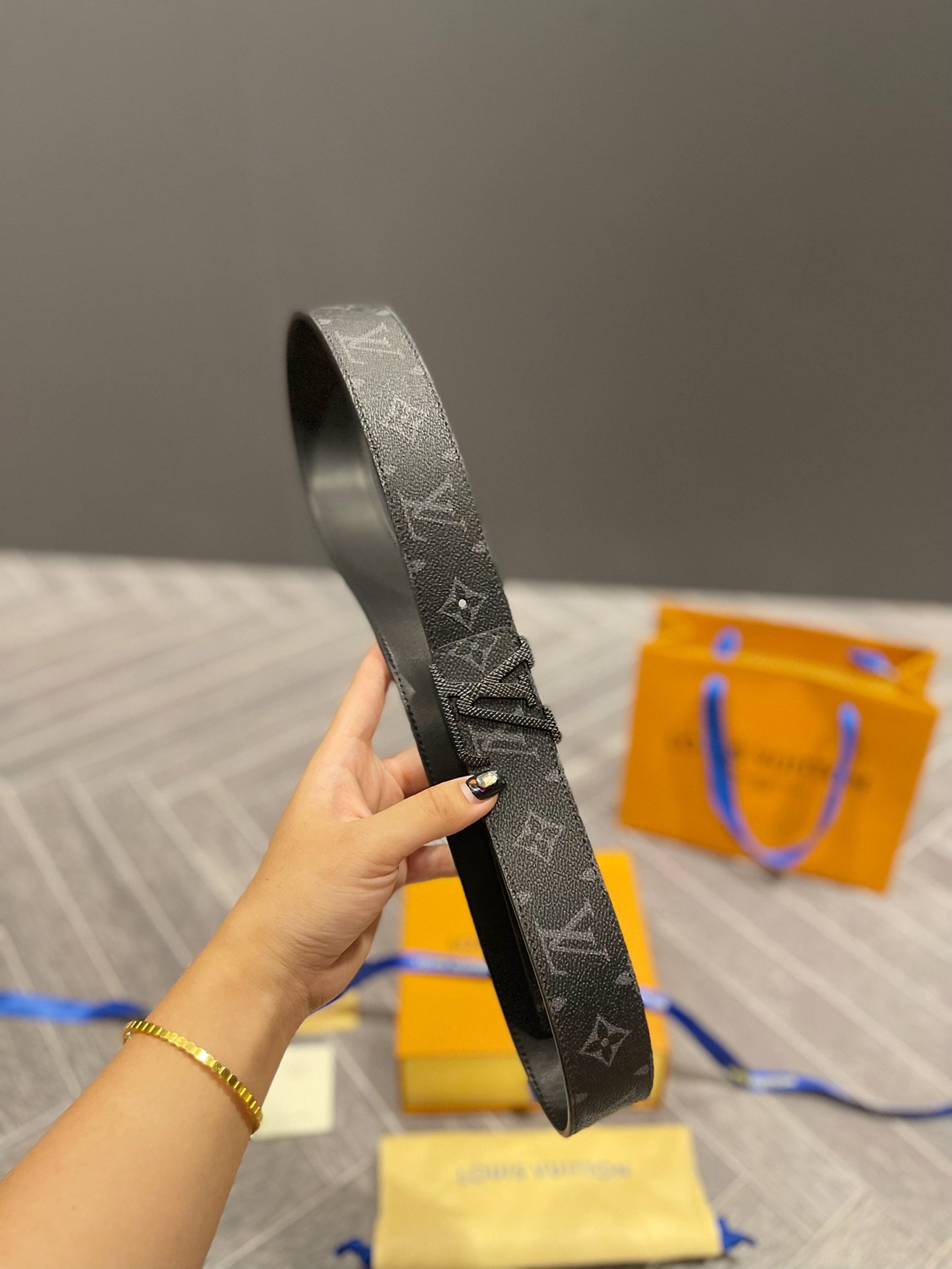 LV-BAG748