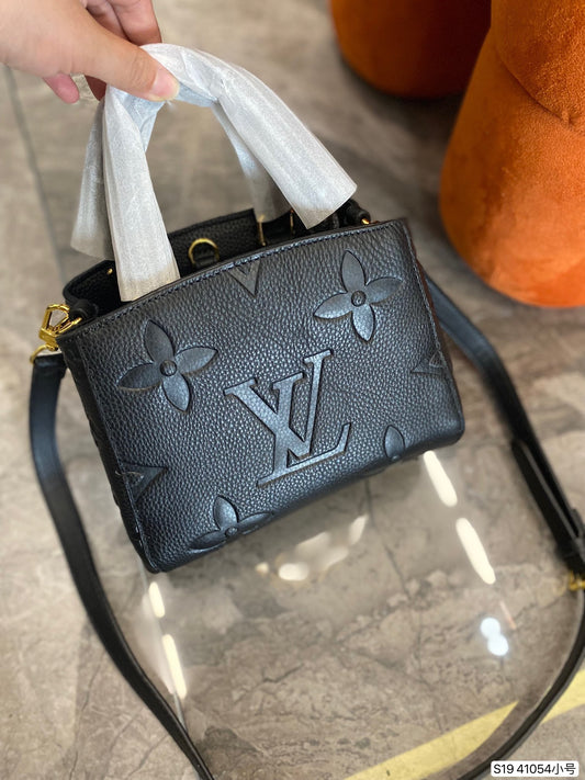 LV-BAG743