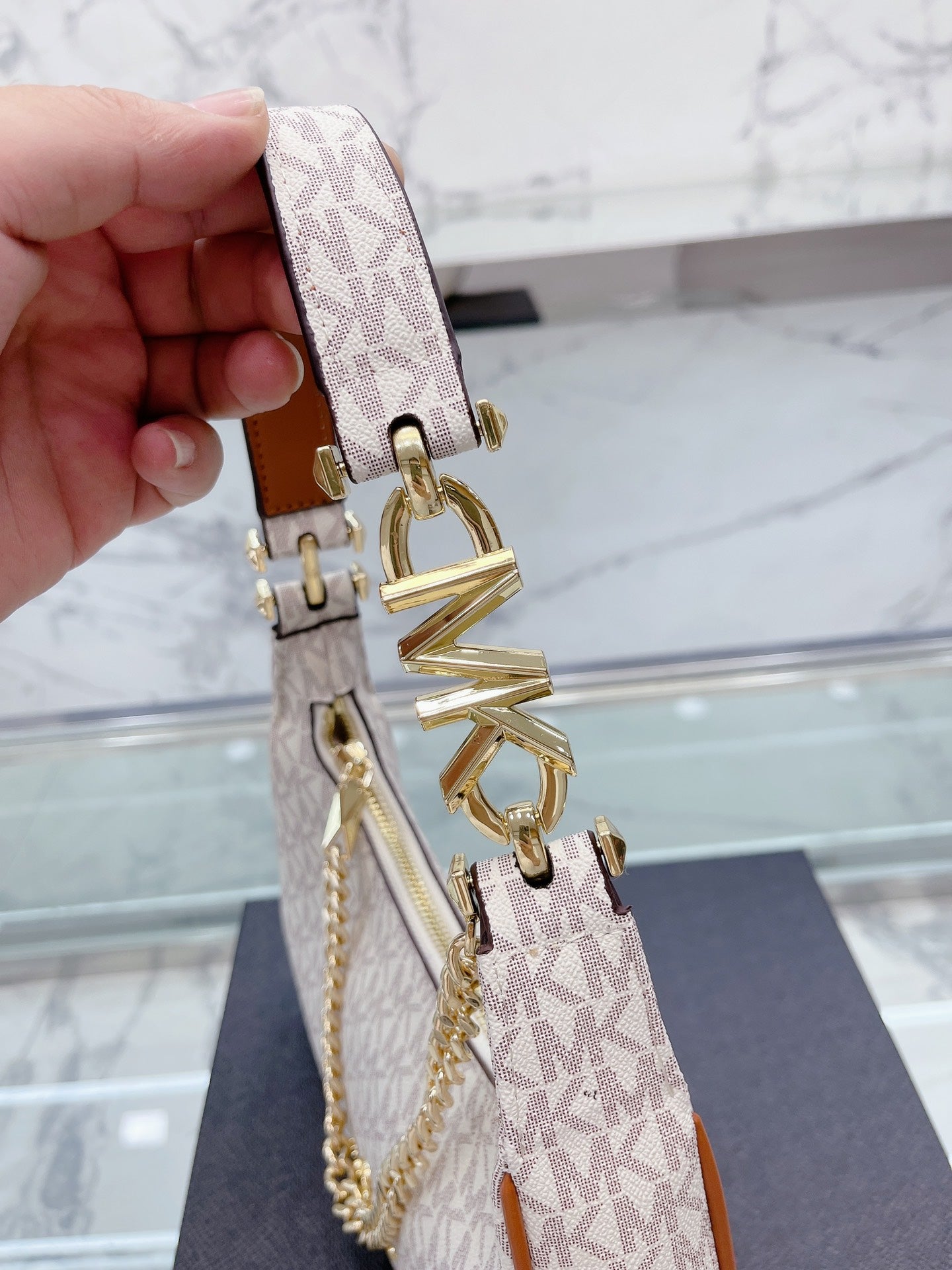 MK-BAG008