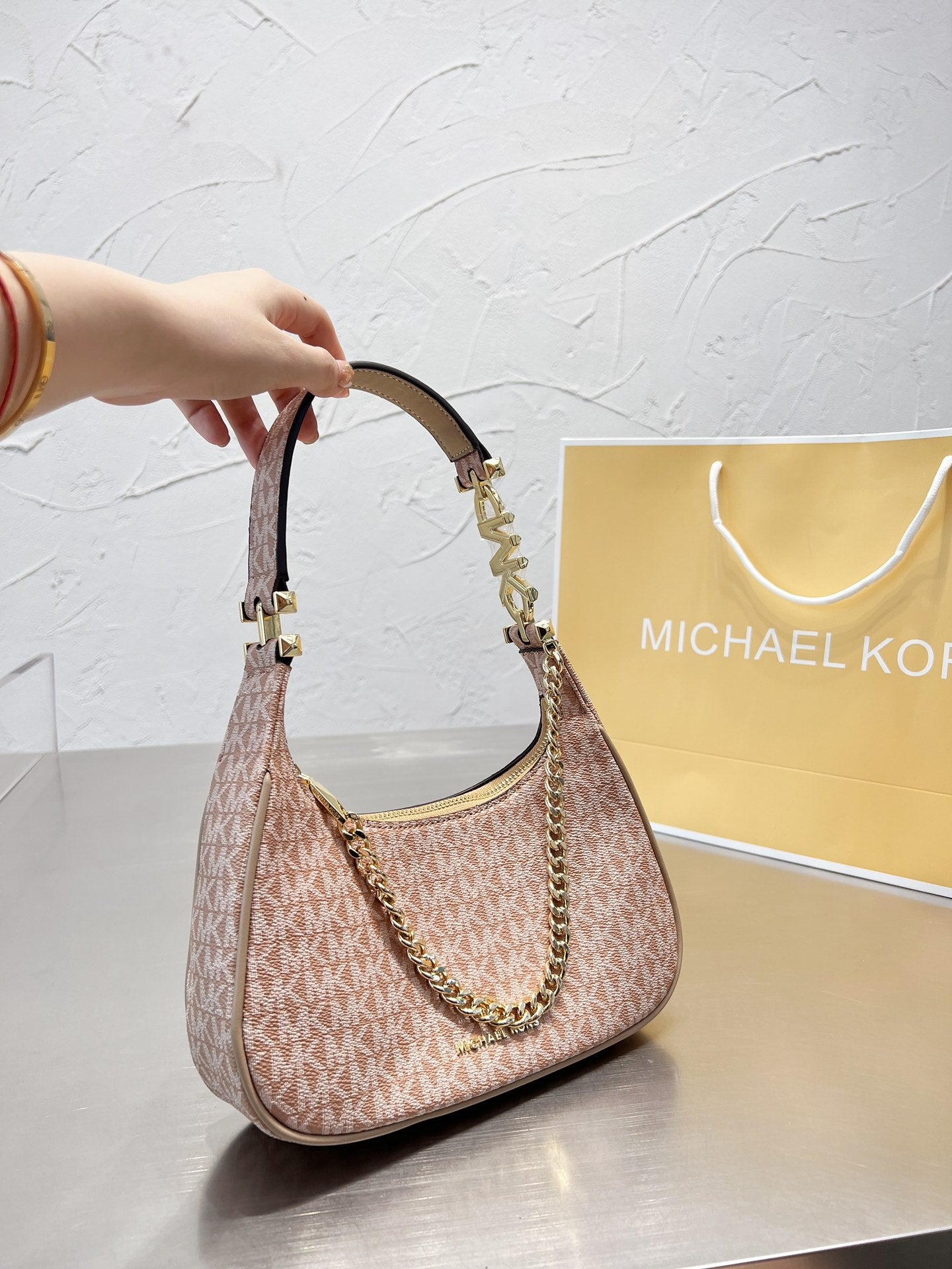 MK-BAG010