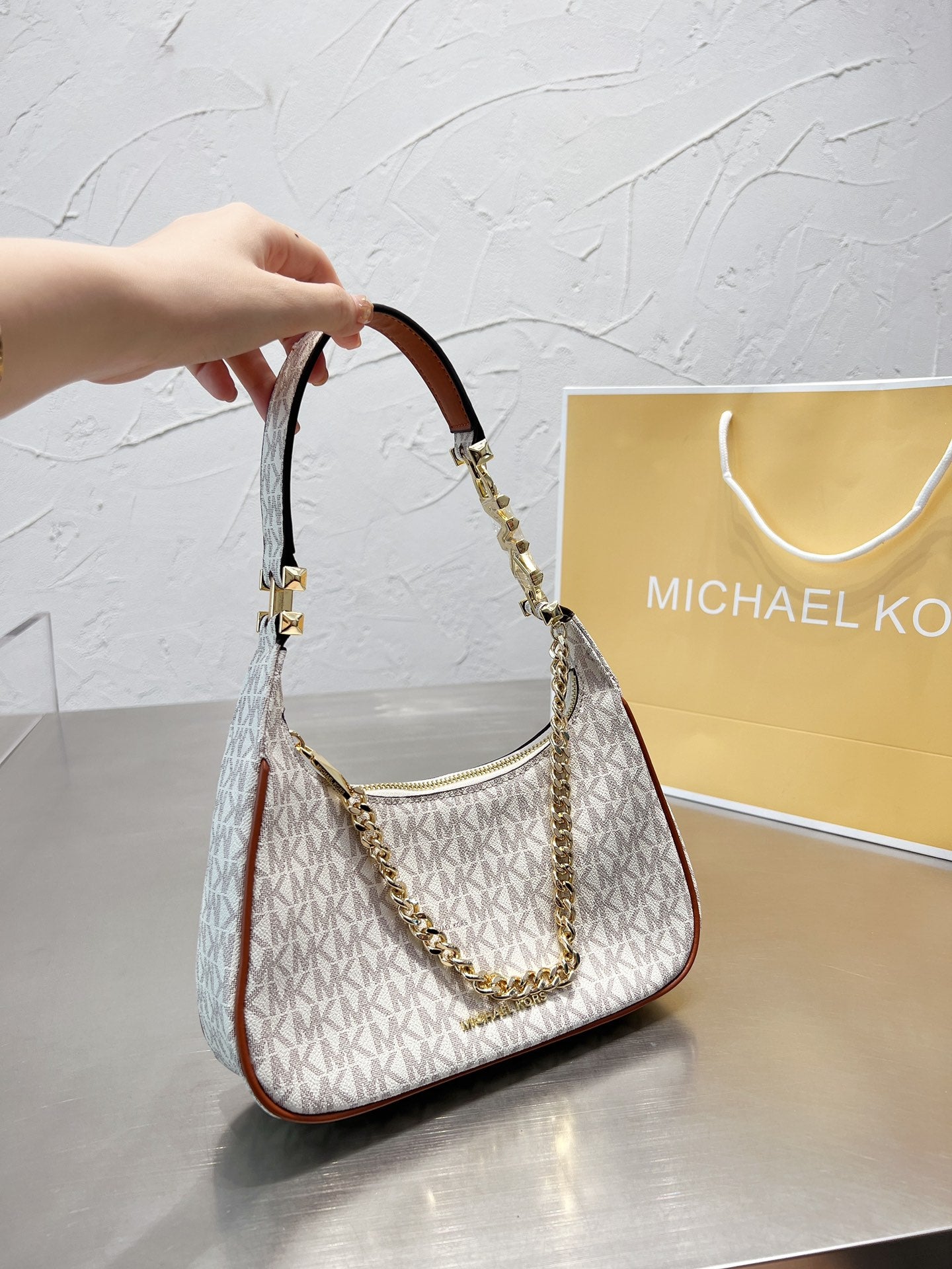 MK-BAG010
