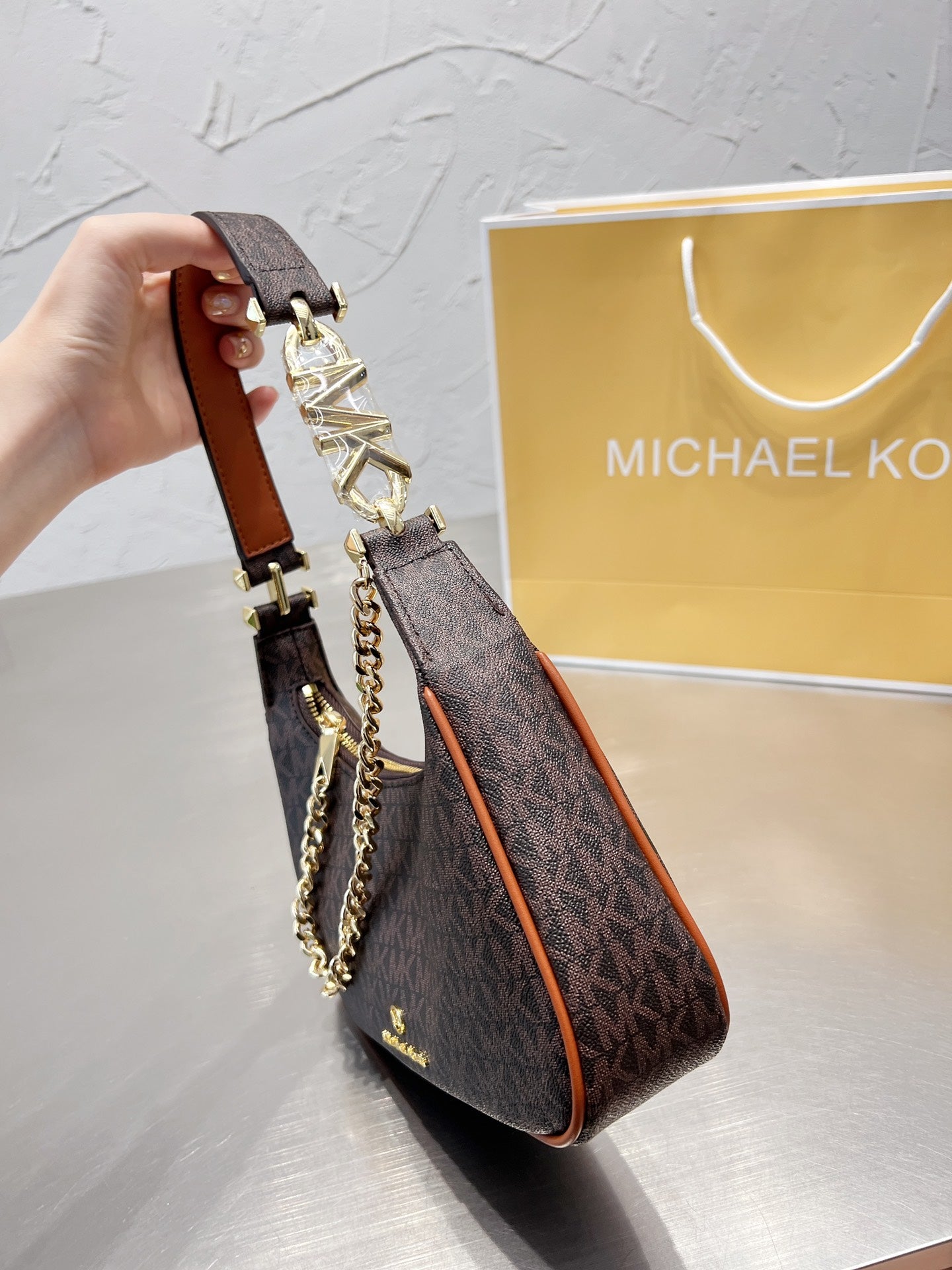 MK-BAG009