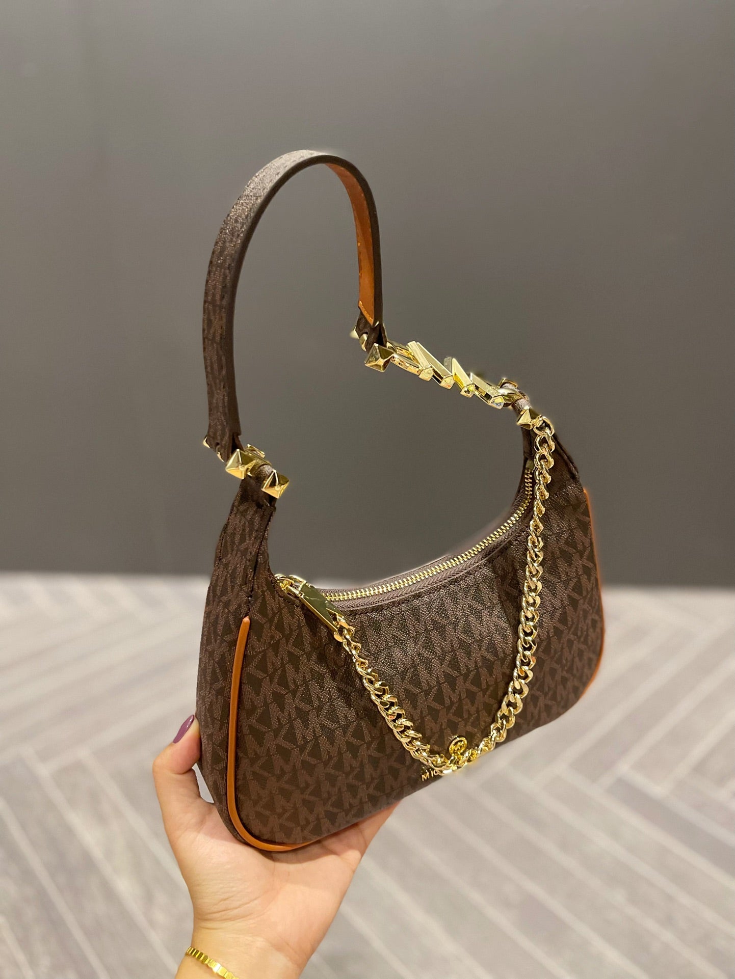 MK-BAG007