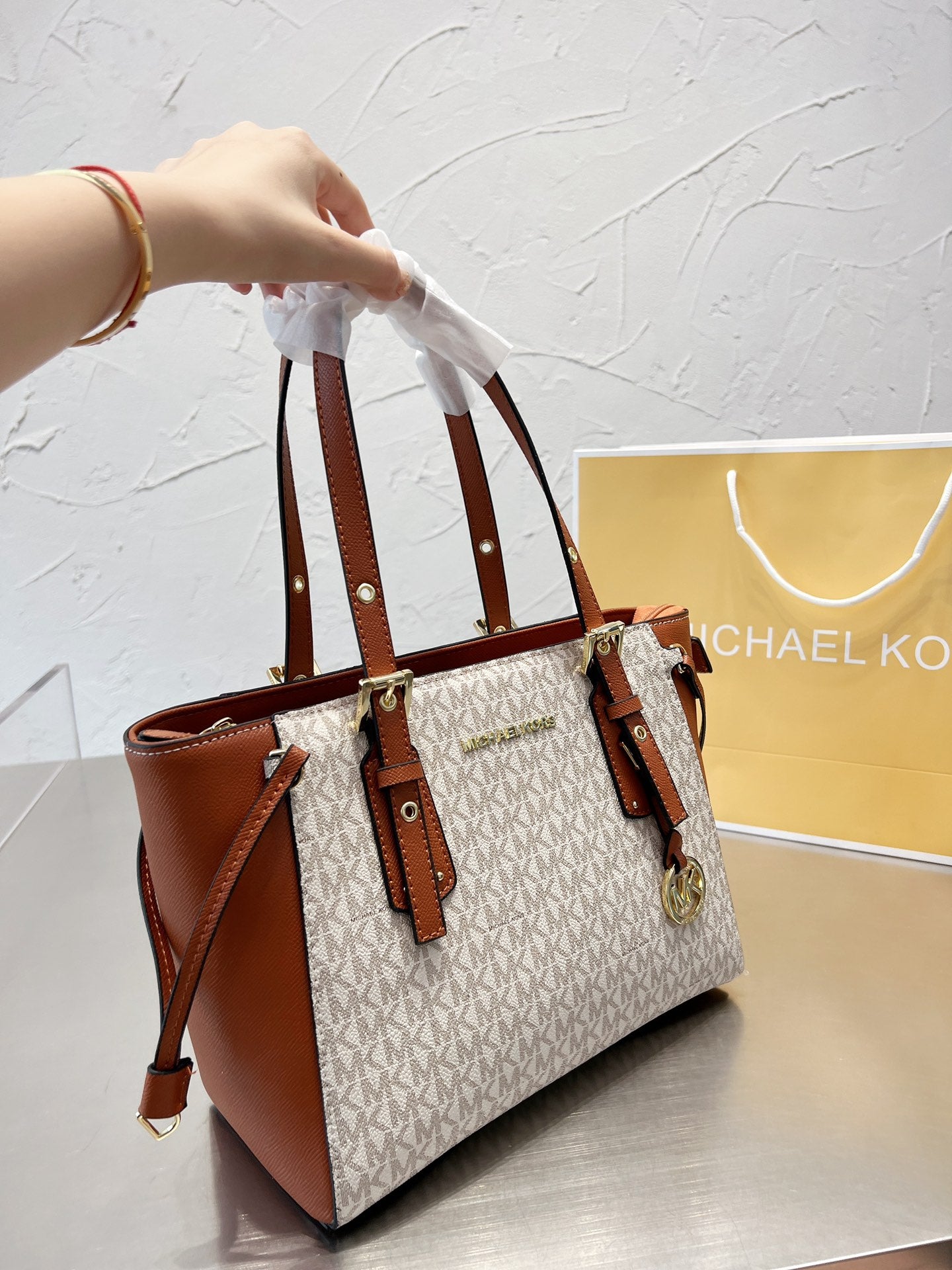 MK-BAG012