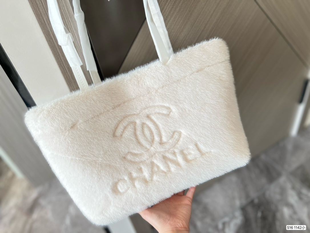 XNE-BAG767