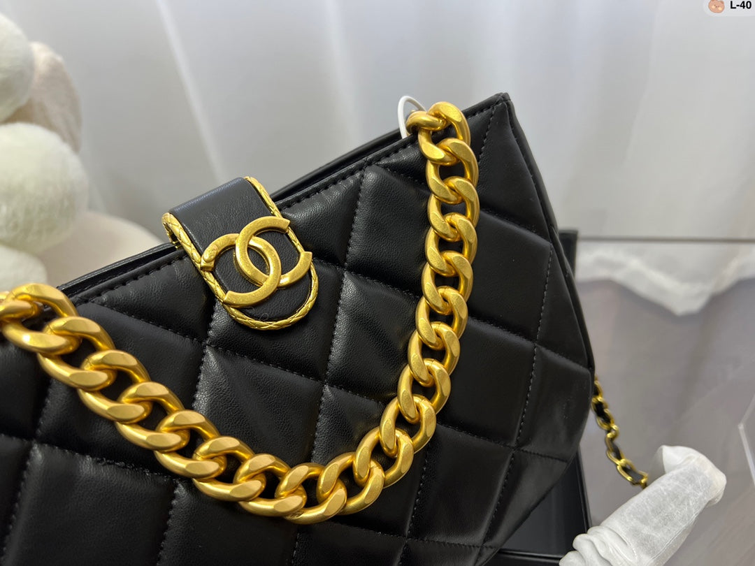 XNE-BAG762