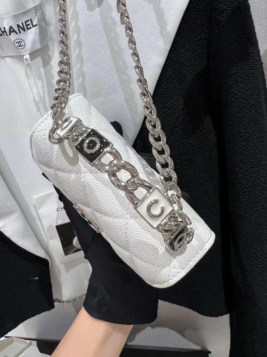 XNE-BAG753