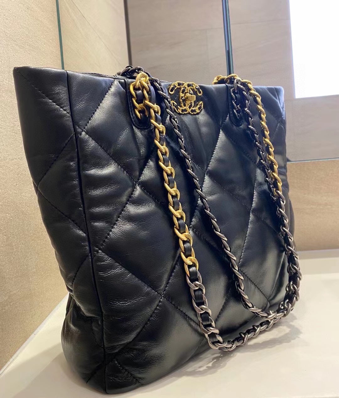 XNE-BAG743