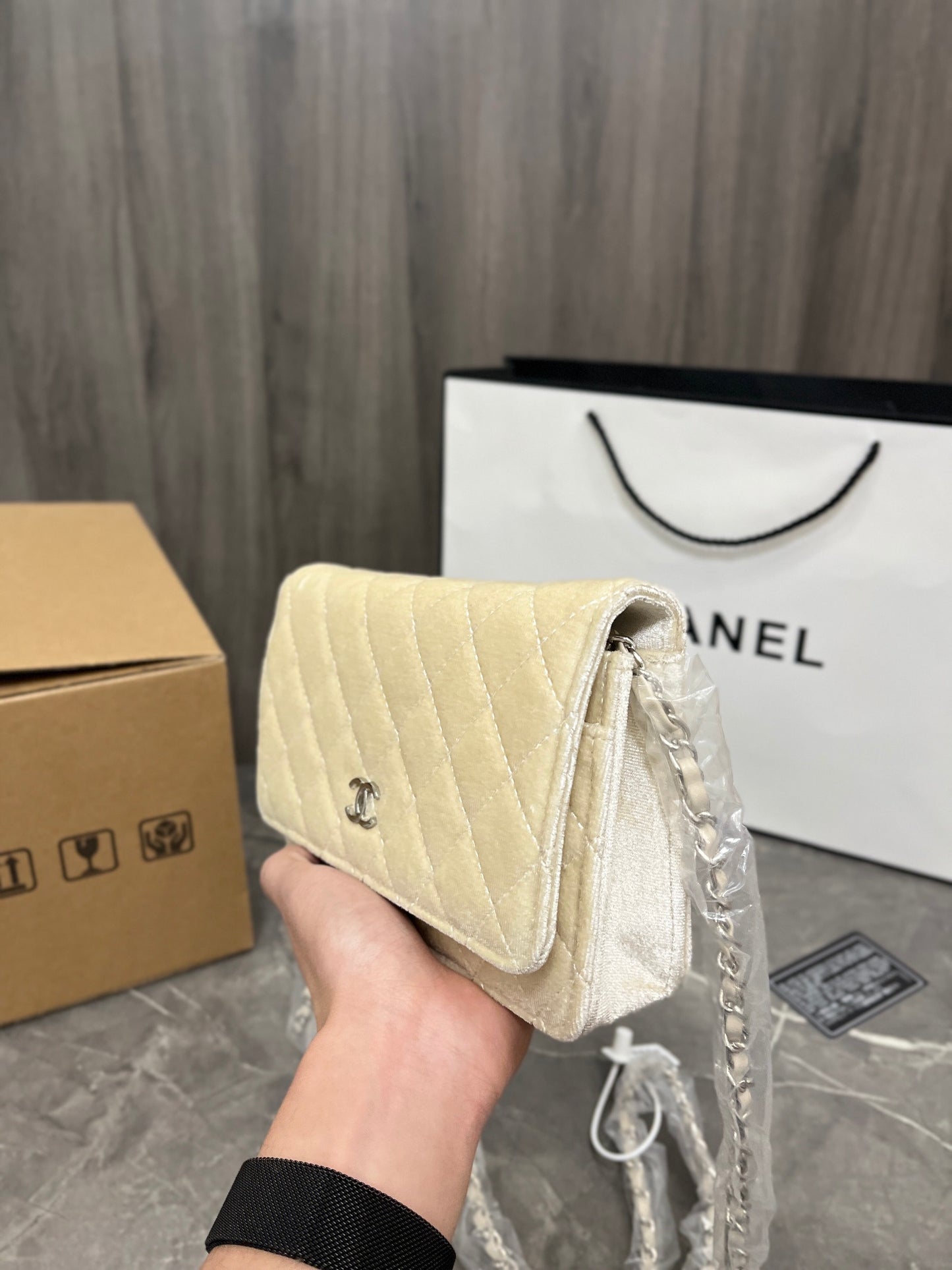 XNE-BAG542
