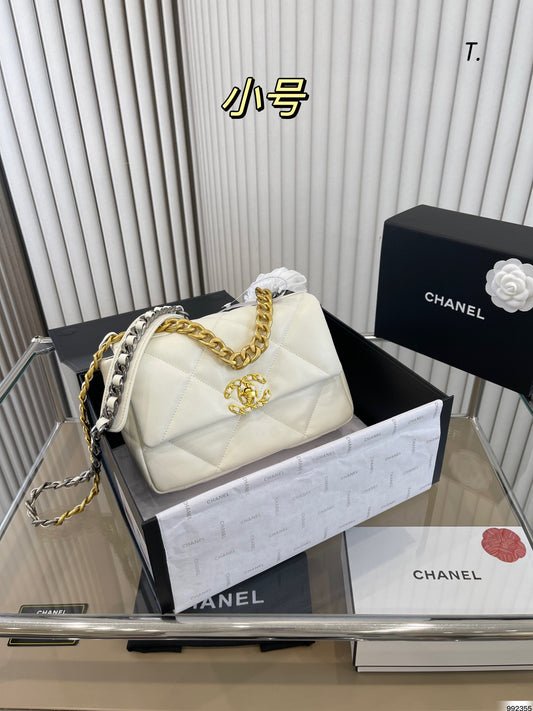 XNE-BAG382