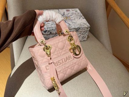 DIOR-759
