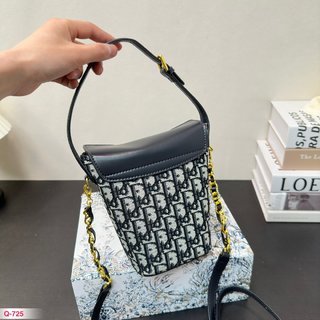 DIOR-758