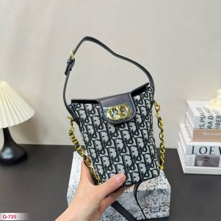 DIOR-758