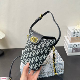 DIOR-758