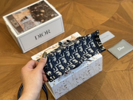 DIOR-746