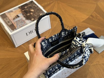 DIOR-746