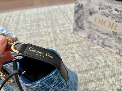 DIOR-752