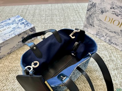 DIOR-752