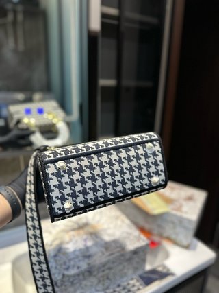 DIOR-729