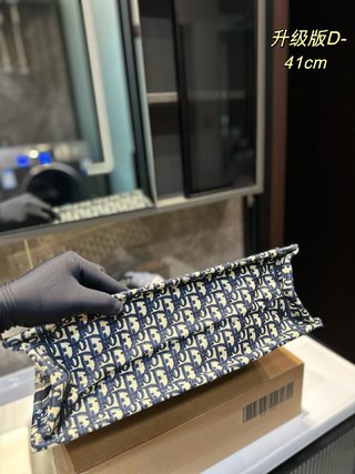 DIOR-718
