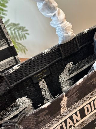 DIOR-694