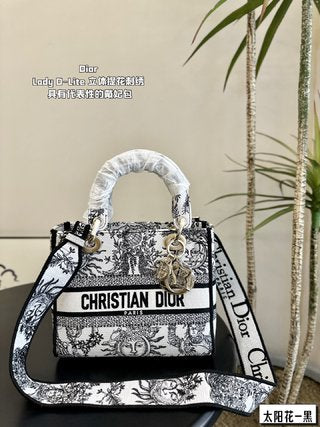 DIOR-743