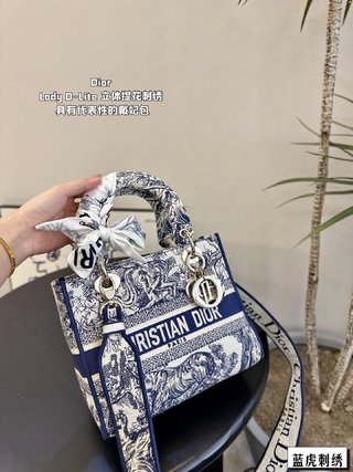 DIOR-742