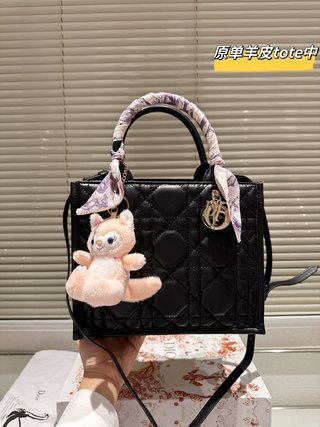 DIOR-698