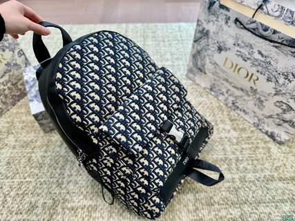 DIOR-712