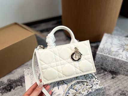 DIOR-735