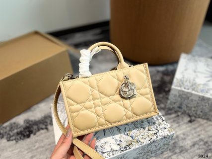 DIOR-735