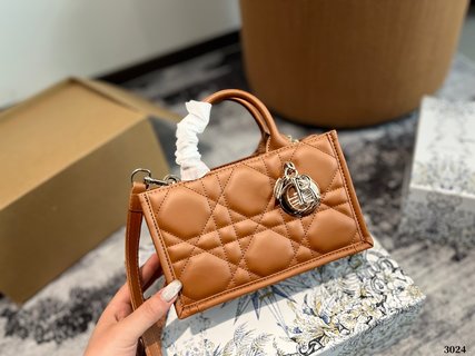 DIOR-735