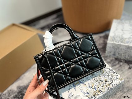 DIOR-735