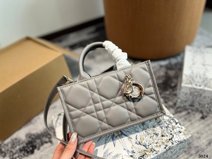 DIOR-735