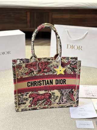 DIOR-761