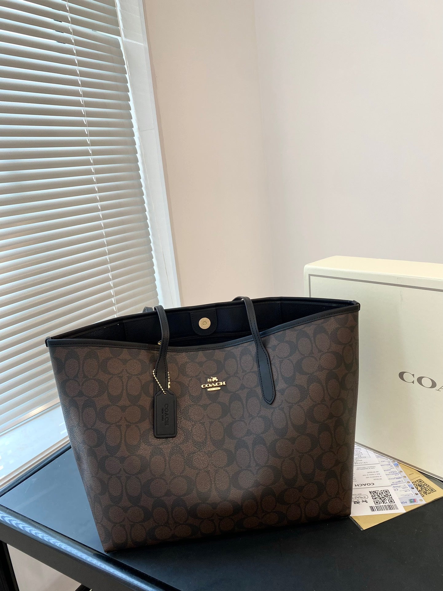 Co-BAG606