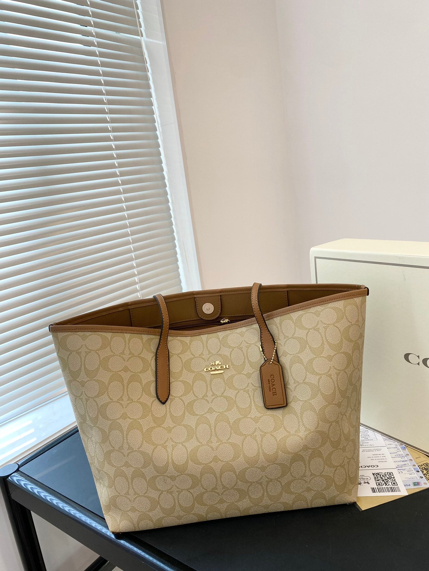 Co-BAG606