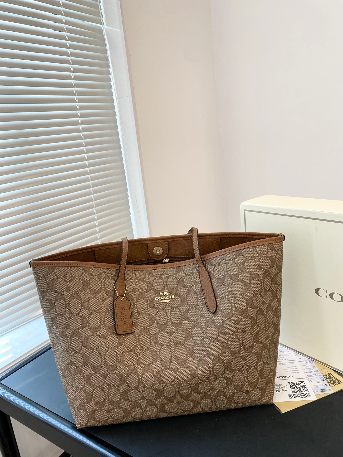 Co-BAG606