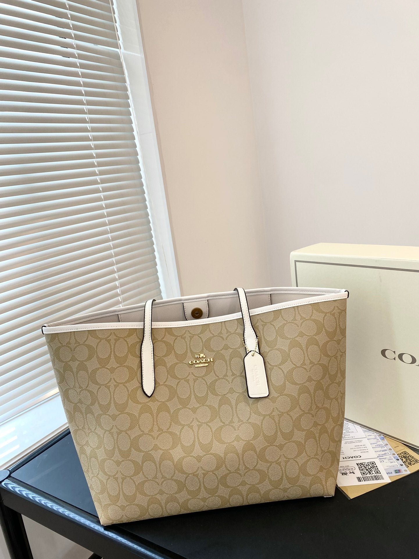 Co-BAG606