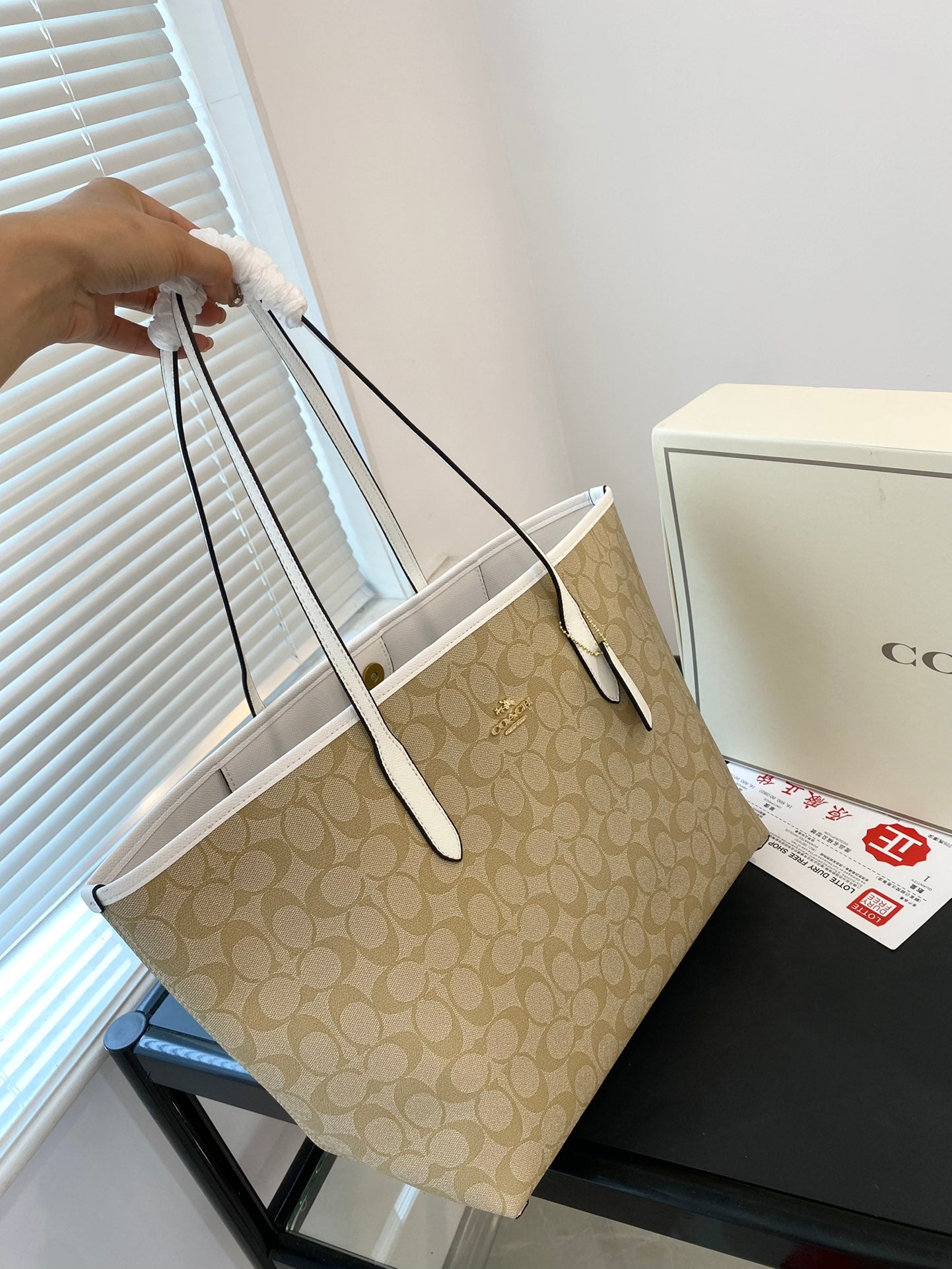Co-BAG606