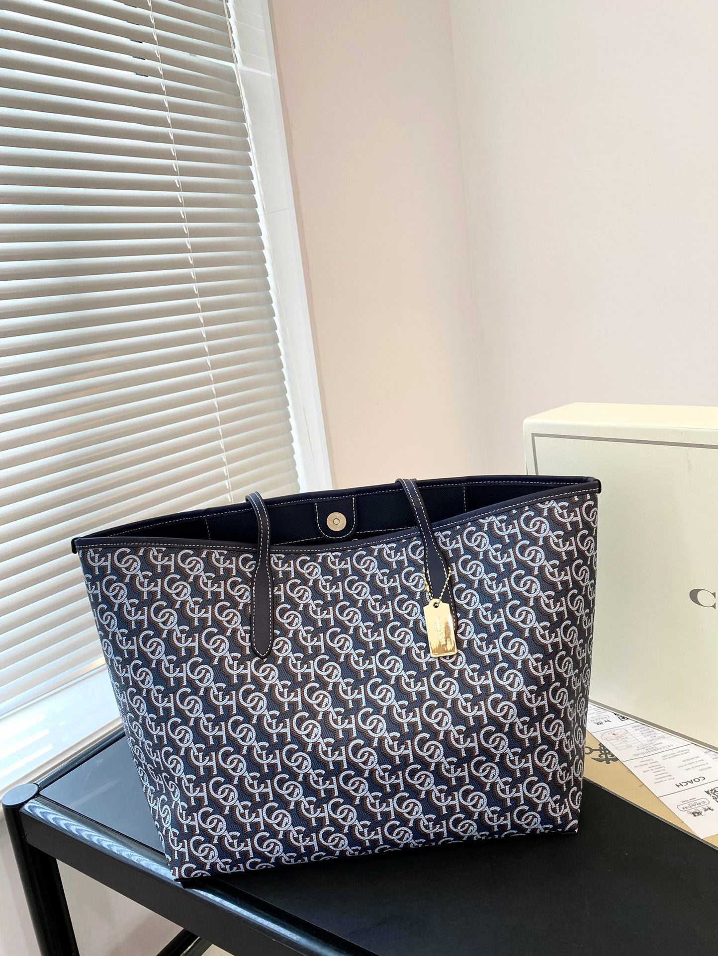 Co-BAG607